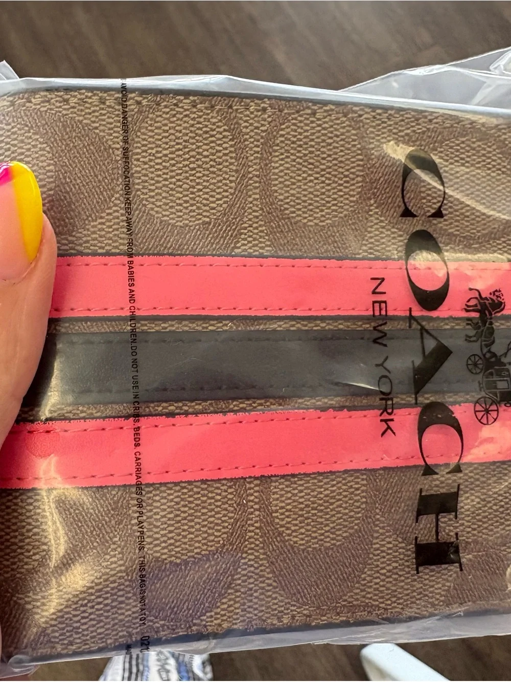 Source Unknown Black and Pink Coach-Style Wallet Set